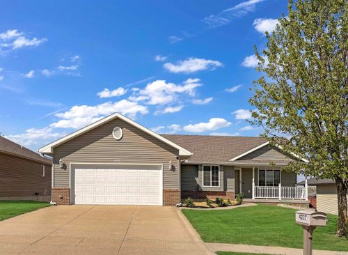 4037 Manchester St, Sioux City, IA, 51103-3198 | Card Image