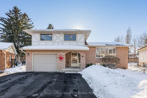 21 Glenda Crt, Guelph, ON, N1H6V6 | Card Image