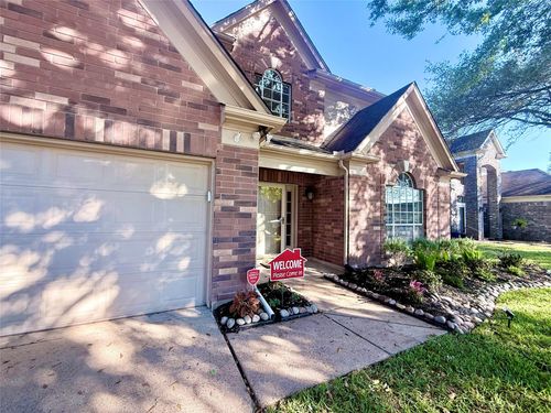 2915 Veva Dr, Pearland, TX, 77584-1303 | Card Image