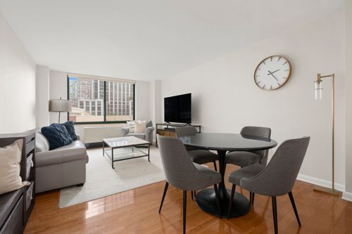 5fn-295 Greenwich St, New York, NY, 10007-1049 | Card Image