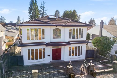 213 W 28th St, North Vancouver, BC, V7N2H9 | Card Image