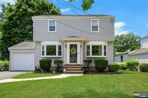 63 Surrey Lane, River Edge, NJ, 07661 | Card Image