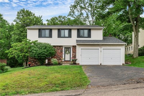 160 Walden Way, Imperial, PA, 15126-9641 | Card Image