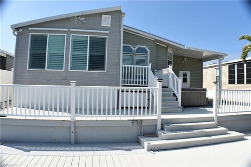 3048 Sloop Ln, ST. JAMES CITY, FL, 33956-2318 | Card Image