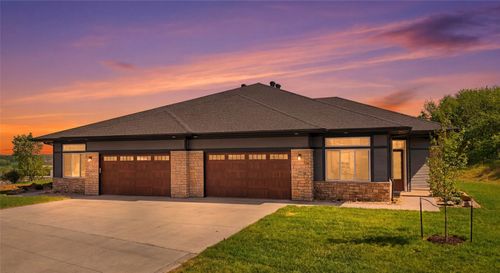 1901 Country Club Dr, Coralville, IA, 52241-1181 | Card Image