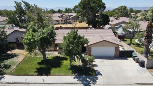 43841 Santa Rosa Cir, Lancaster, CA, 93535-5832 | Card Image
