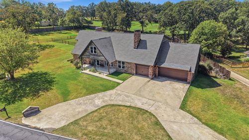 420 Kiowa Dr W, Lake Kiowa, TX, 76240-9590 | Card Image