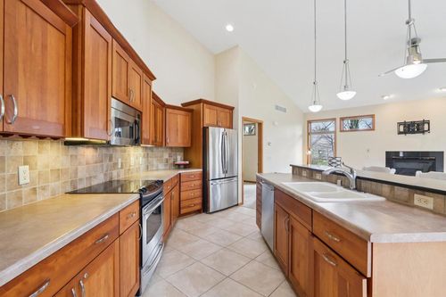 734 8th St, Prairie Du Sac, WI, 53578-1003 | Card Image