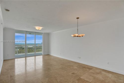 apt-2603-15051 Royal Oaks Ln, North Miami, FL, 33181-2462 | Card Image