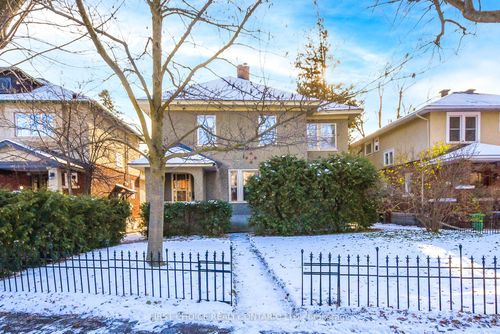 {{alt}} | Card Image