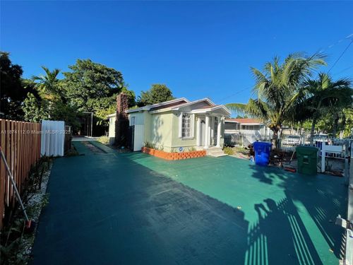 1337 Nw 26th St, Miami, FL, 33142-7641 | Card Image