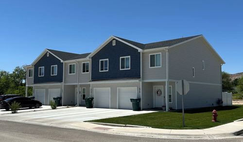1567 W Partridge Dr, Vernal, UT, 84078-3940 | Card Image
