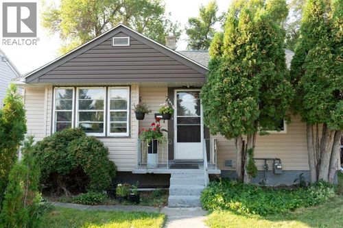 {{alt}} | Card Image