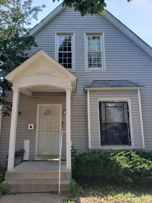 8913 S Lowe Ave, CHICAGO, IL, 60620-2228 | Card Image