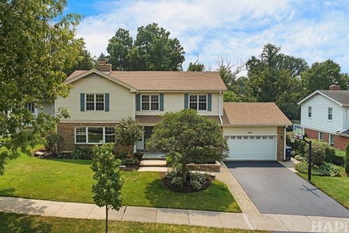 1423 Woodhill Dr, Northbrook, IL, 60062-4660 | Card Image
