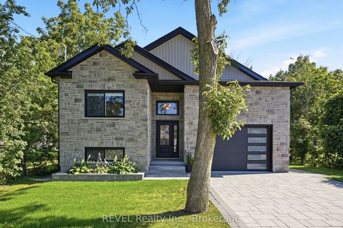 681 Warner Rd, Niagara On The Lake, ON, L0S1J0 | Card Image