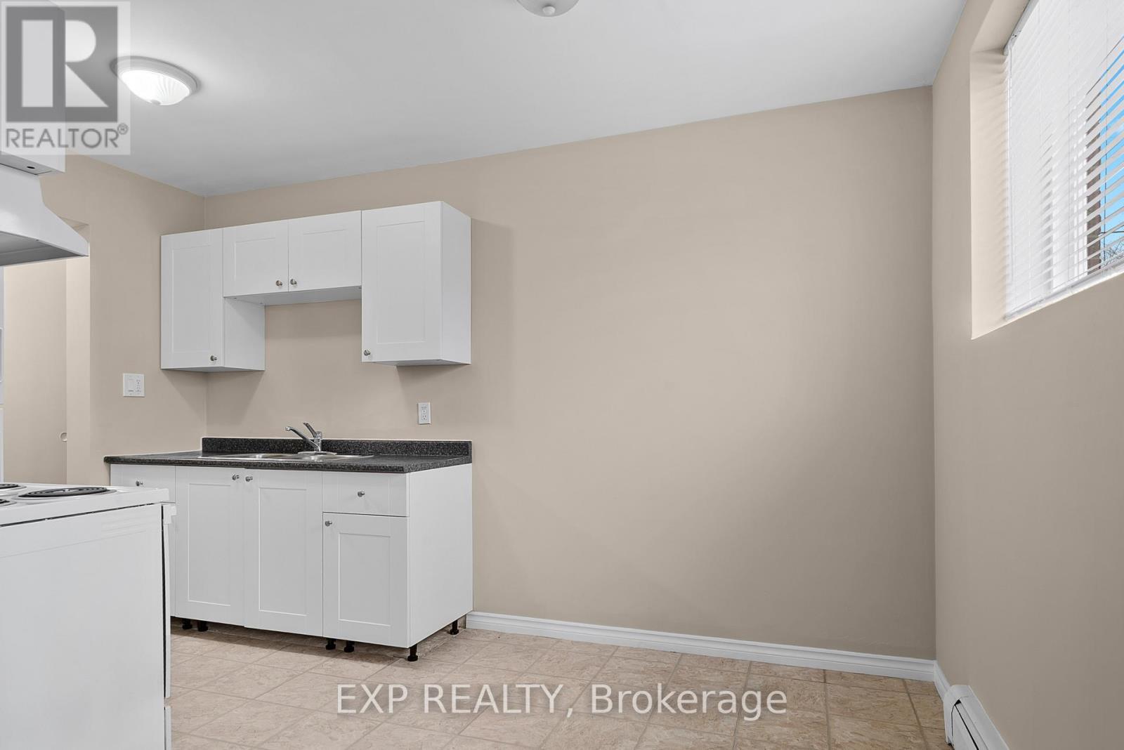 Residential Lease in Niagara Falls (Downtown) 3