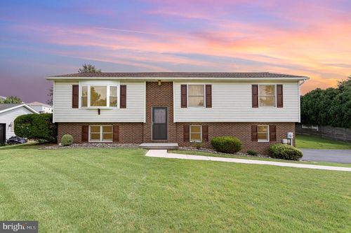 71 Pheasant Ridge Rd, HANOVER, PA, 17331-9470 | Card Image