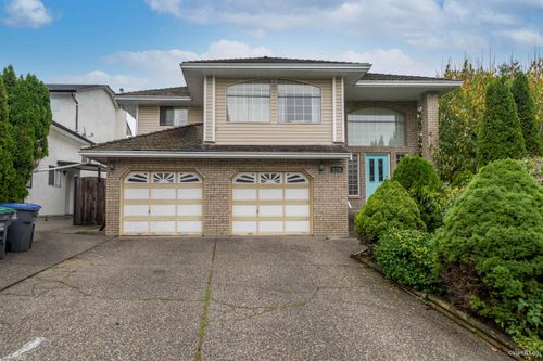 8738-143a Surrey Bc Street, Surrey, BC, V3W3Y2 | Card Image