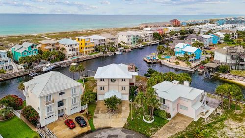 137 Le Port Dr, Pensacola Beach, FL, 32561-3914 | Card Image