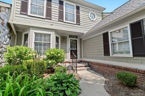 2409 Wildbrook Run, Bloomfield Hills, MI, 48304-1445 | Card Image