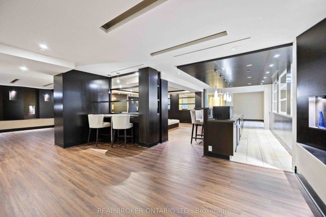 1913 - 18 Yonge St, Condo with 2 bedrooms, 2 bathrooms and null parking in Toronto ON | Image 22