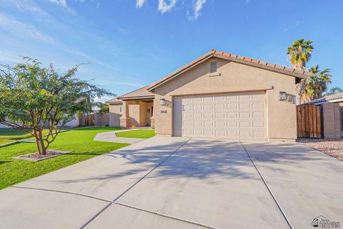 3884 W 37th Pl, Yuma, AZ, 85365-7964 | Card Image
