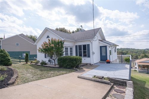 1648 Pierce St, Washington, PA, 15301-3142 | Card Image