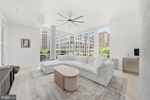 313-12025 New Dominion Pkwy, RESTON, VA, 20190-6267 | Card Image