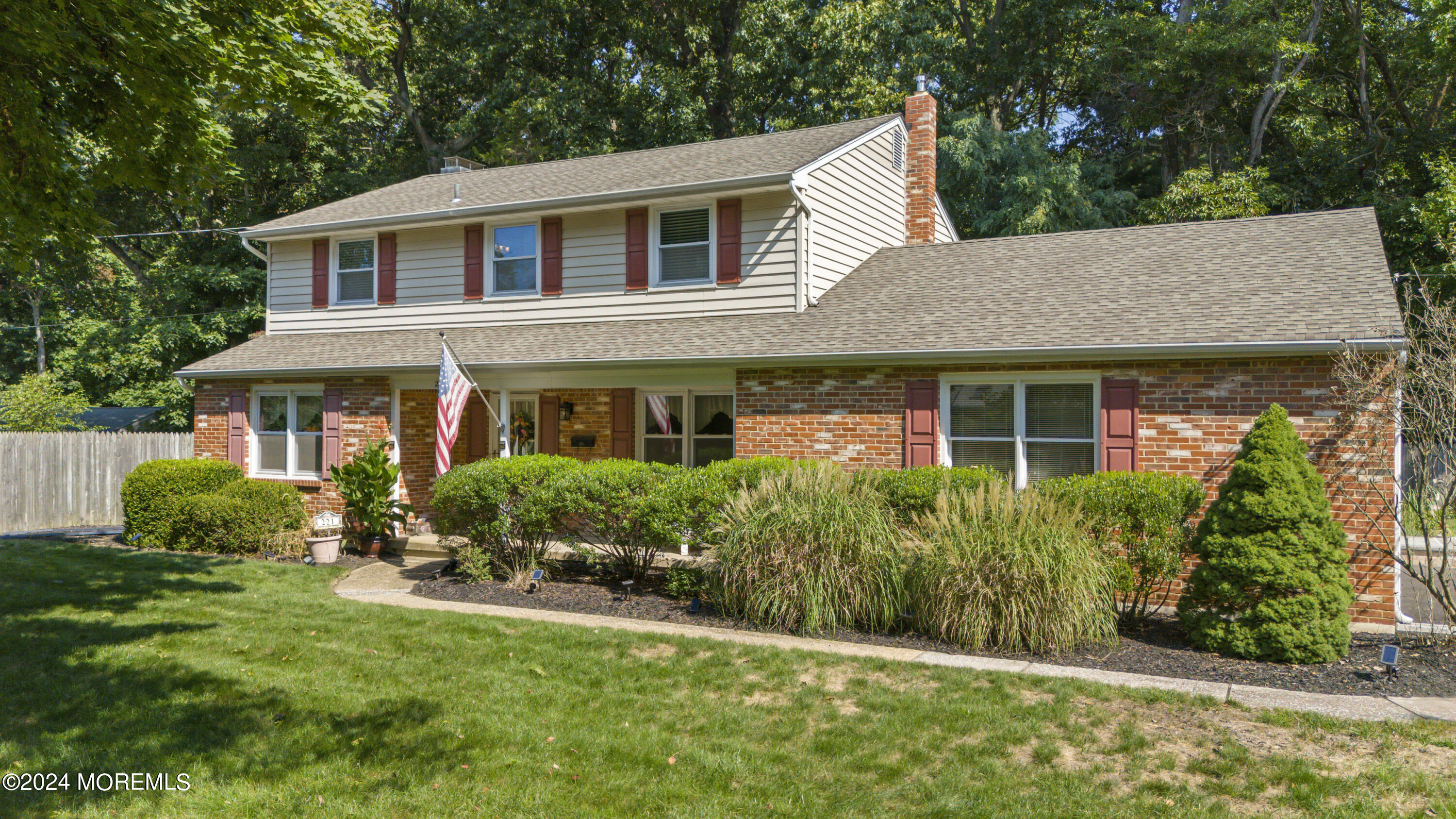 Laurel Ave, Lincroft, NJ 07738
