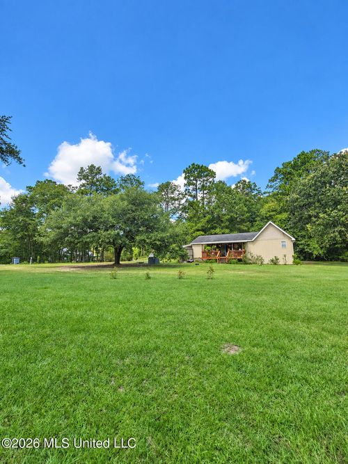 245 Baucum Rd, Carriere, MS, 39426-8830 | Card Image