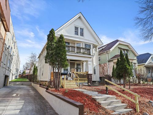 944 N 37th St, Milwaukee, WI, 53208-3101 | Card Image