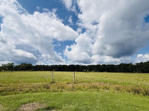 25 Rack Rd, Picayune, MS, 39466-9352 | Card Image