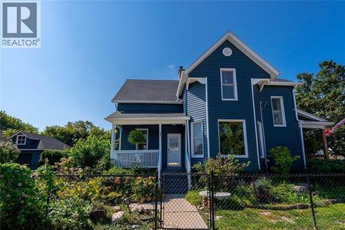 224 Vidal Street S, Sarnia, ON, N7T2T7 | Card Image