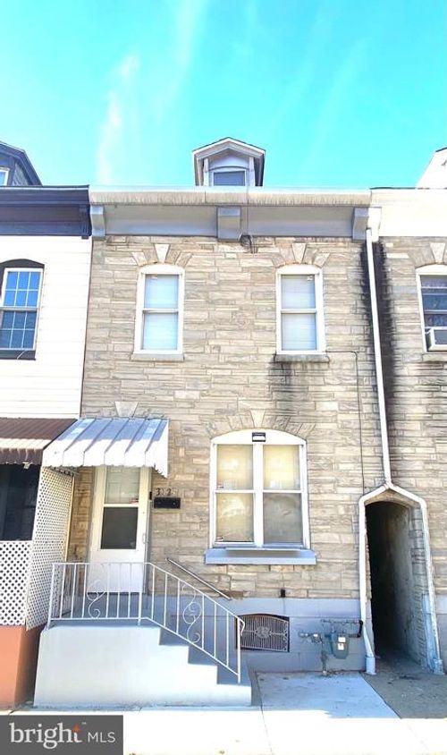 312 Carpenter St, READING, PA, 19602-2303 | Card Image