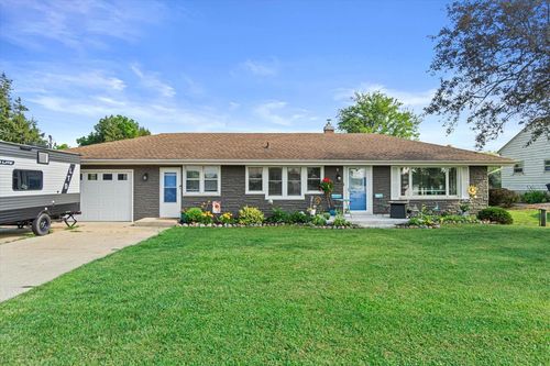 26727 Denoon Road, Norway, WI, 53185 | Card Image