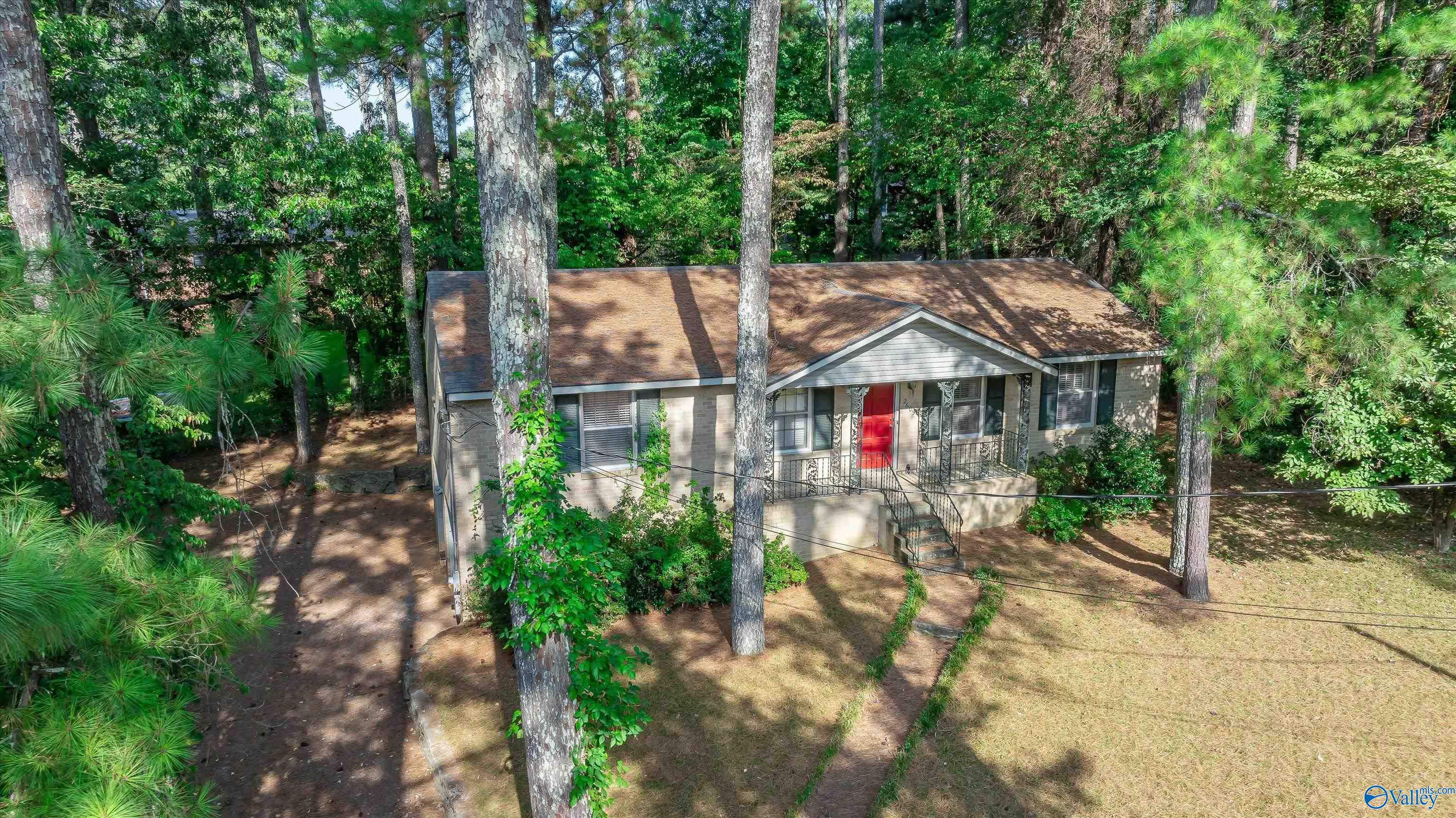Valley Brook Cir, Huntsville, AL 35811