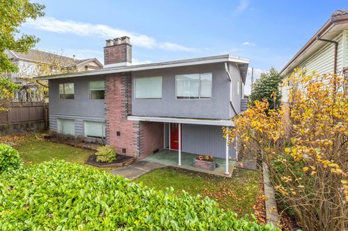 4044 Parker St, Burnaby, BC, V5C3B9 | Card Image