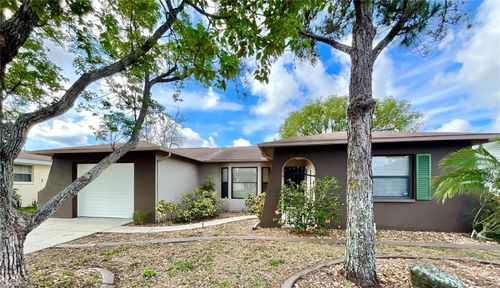 8220 Westfield Dr, PORT RICHEY, FL, 34668-4257 | Card Image