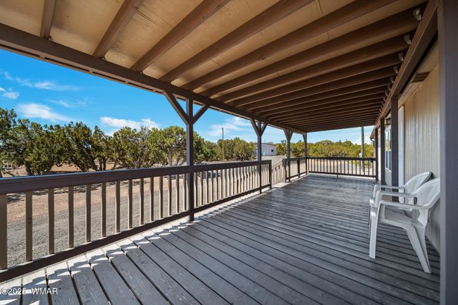 Covered Front Deck | Image 32