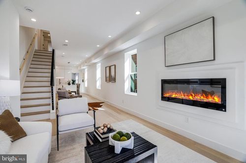 1205 Shepherd St Nw, WASHINGTON, DC, 20011-5611 | Card Image