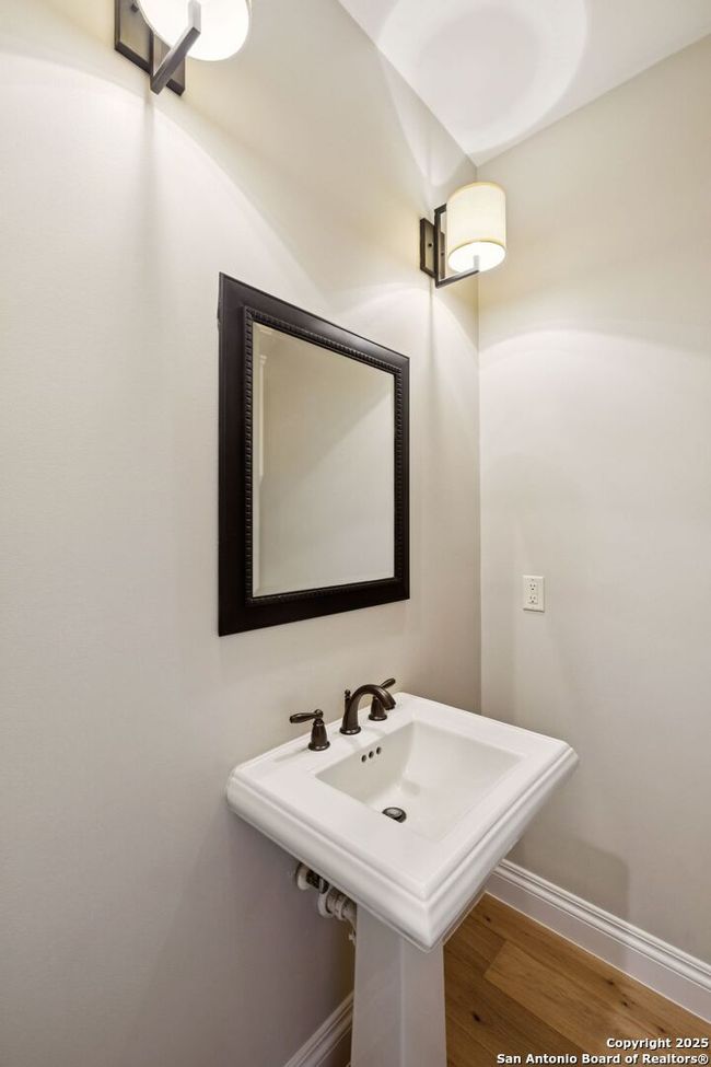 APT-1 - 172 Katherine Ct, Townhouse with 4 bedrooms, 4 bathrooms and null parking in San Antonio TX | Image 14