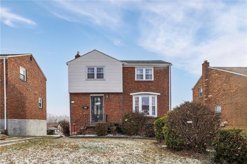 571 Helena St, East Mc Keesport, PA, 15035-1042 | Card Image