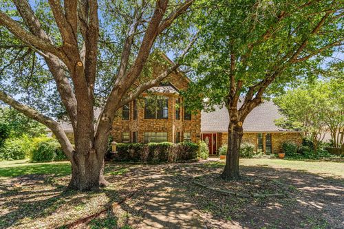 704 Cobblestone Ct, Cedar Hill, TX, 75104-5704 | Card Image