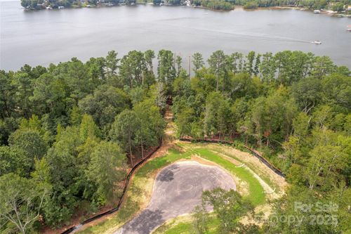 11-1009 Kingbird Ln, Clover, SC, 29710-6107 | Card Image