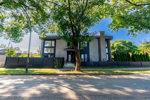3205 Carolina St, Vancouver, BC, V5V4A9 | Card Image