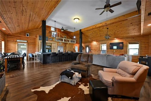 2105 Ne 315 Pvt Rd, Osceola, MO, 64776-2481 | Card Image