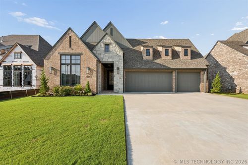 2711 W Van Buren Ct, Broken Arrow, OK, 74011-2097 | Card Image