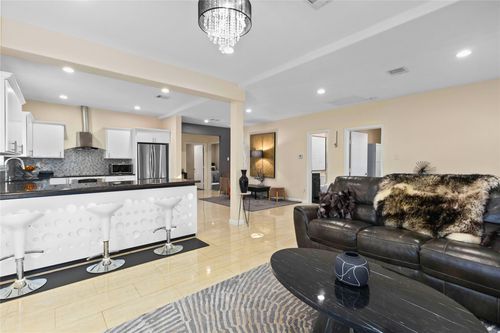 5324 Avenue R, Galveston, TX, 77551-5518 | Card Image