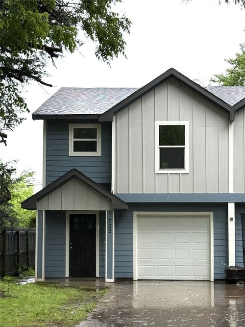 724 W Walker St, Denison, TX, 75020-2252 | Card Image